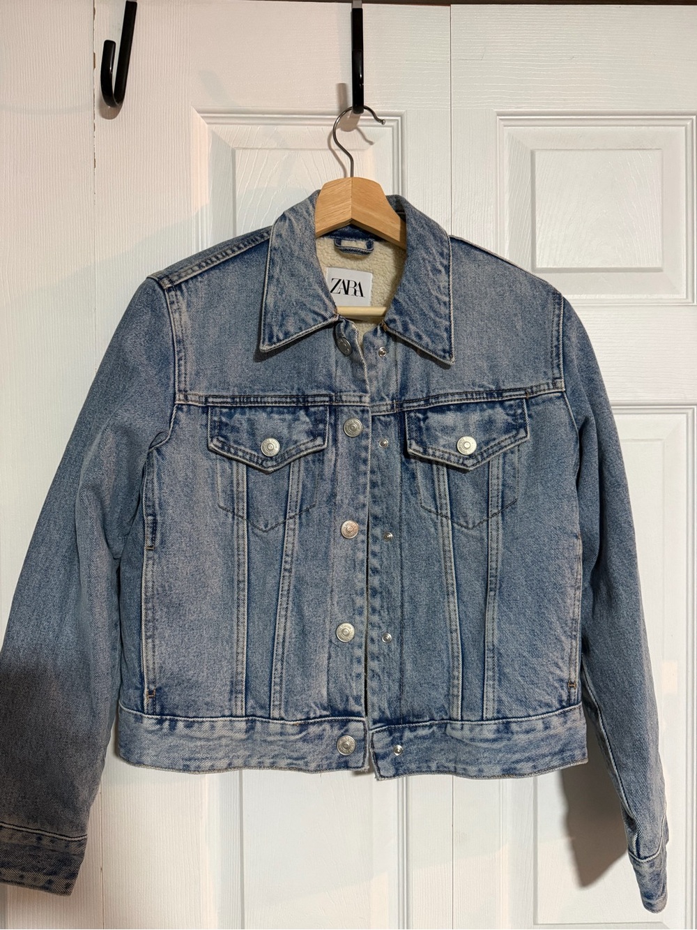 ZARA Light Wash Blue Denim Jacket - Button-Front Trucker